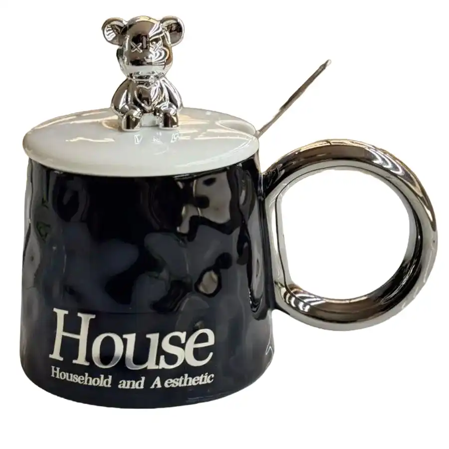 Ceramic mug with lid